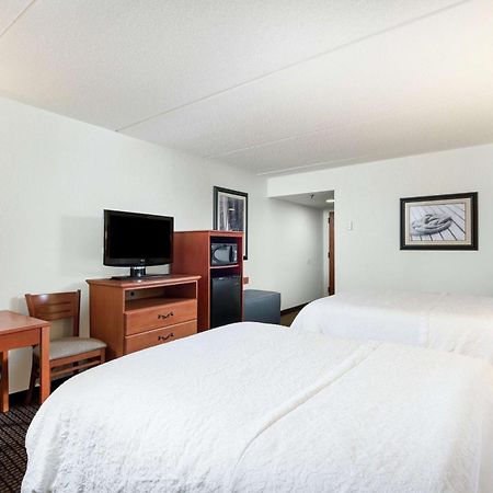 Hampton Inn Morehead City Bagian luar foto