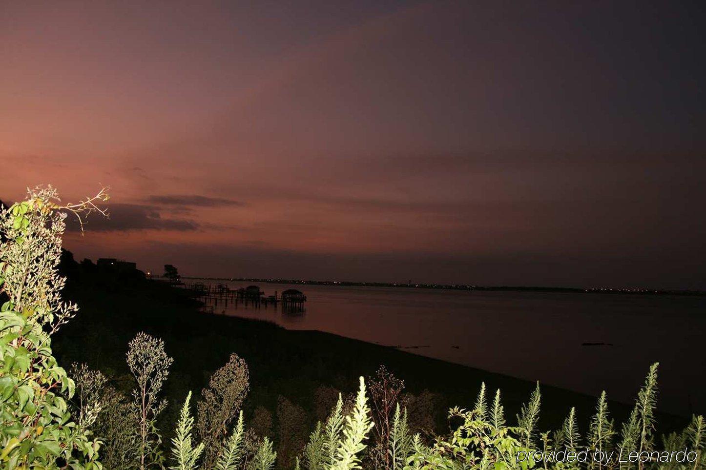 Hampton Inn Morehead City Bagian luar foto